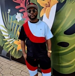 Meet your Posher, Deetae